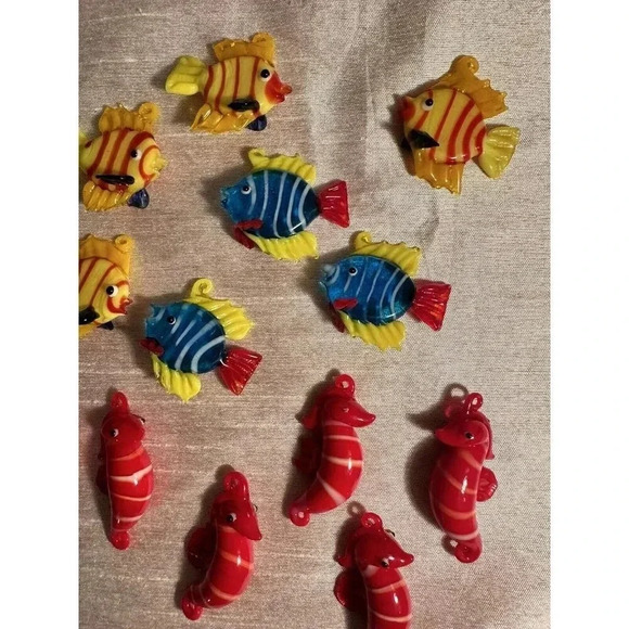 LOT Of 17 Vintage Mini Hand Blown Glass Art Fish And Seahorse Figurines 1” - Picture 1 of 9